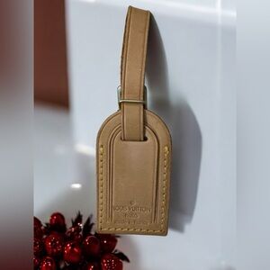 Louis Vuitton Authentic Leather Brown Luggage Tag Adjustable Belt Style Loop